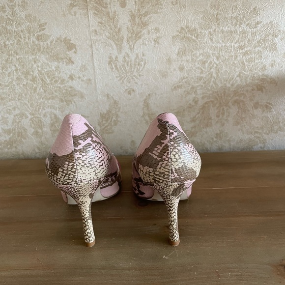 BCBGeneration snake print heels - Picture 6 of 9